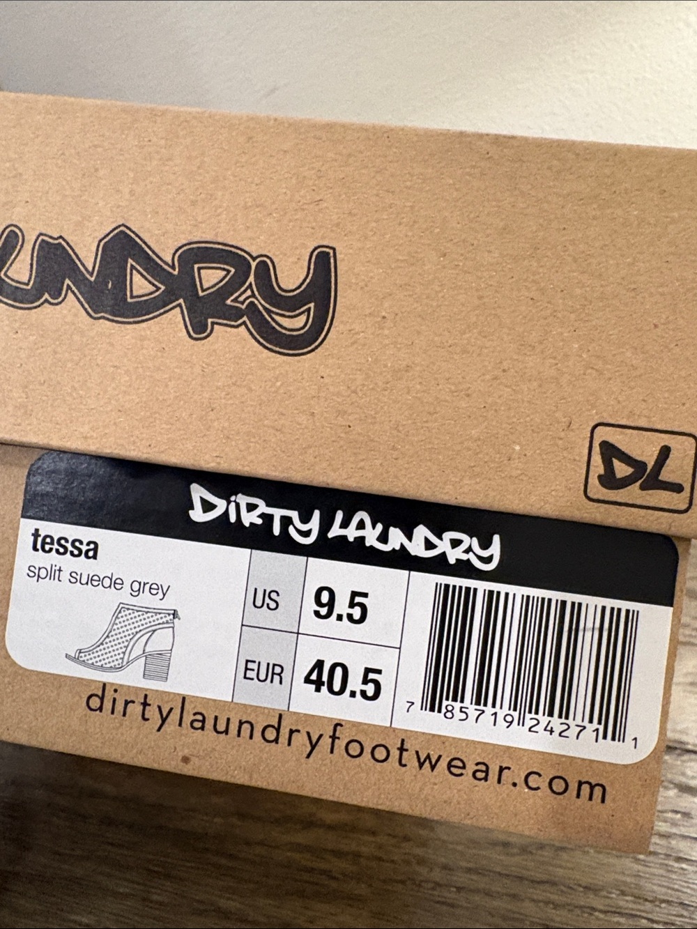 NIB [Dirty Laundry] Tessa Perforated Suede Peep-Toe Low Block Heel Women’s 9.5 - Picture 12 of 12